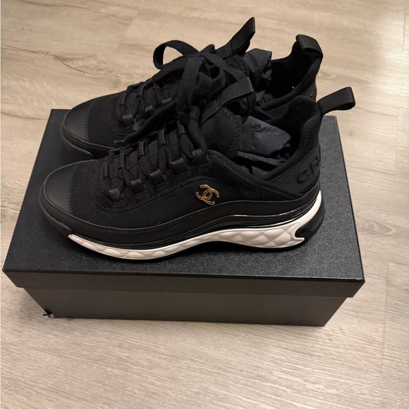 CHANEL Velvet Calfskin Mixed Fibers CC SNEAKERS SZ 37 - Picture 2 of 10